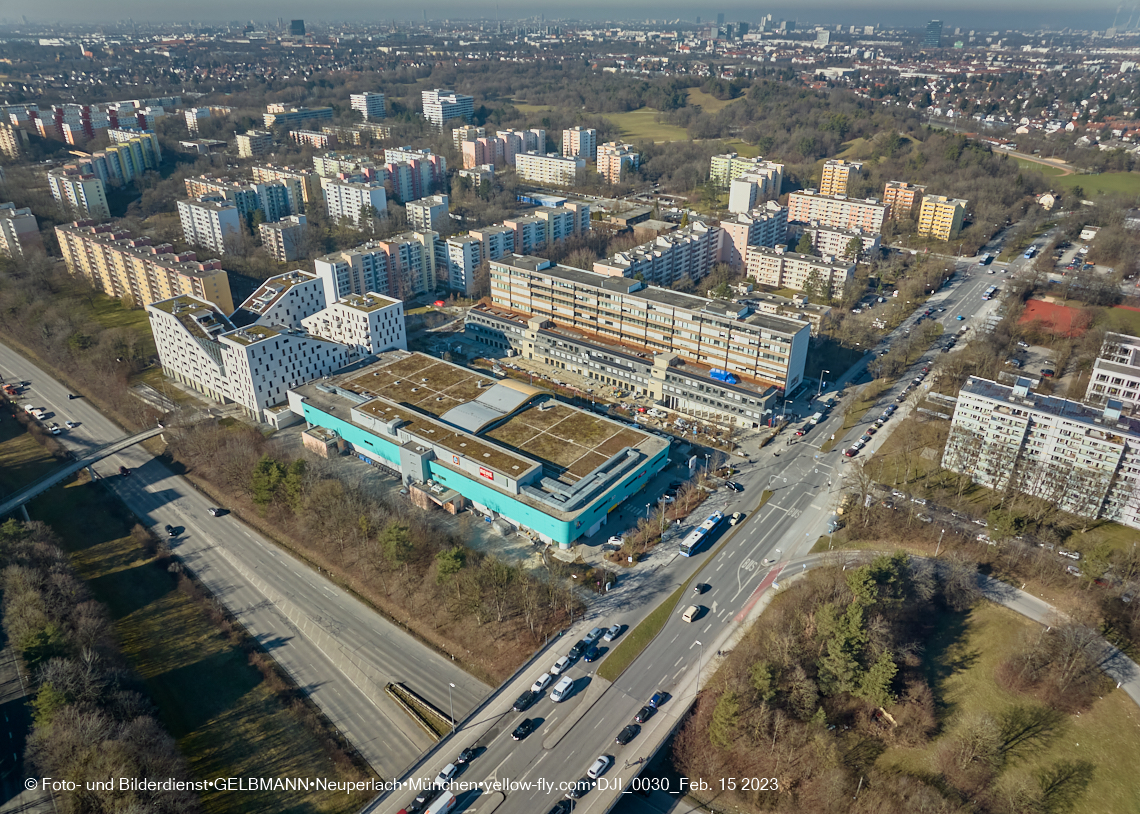 15.02.2023 - Plettzentrum mit Montessori Schule in Neuperlach